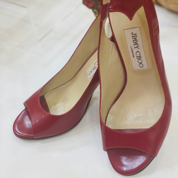 JIMMY CHOO Red Patent Leather Peep Toe Sling Back Pumps Gold Heel Sz 39 US 9 - Picture 10 of 13